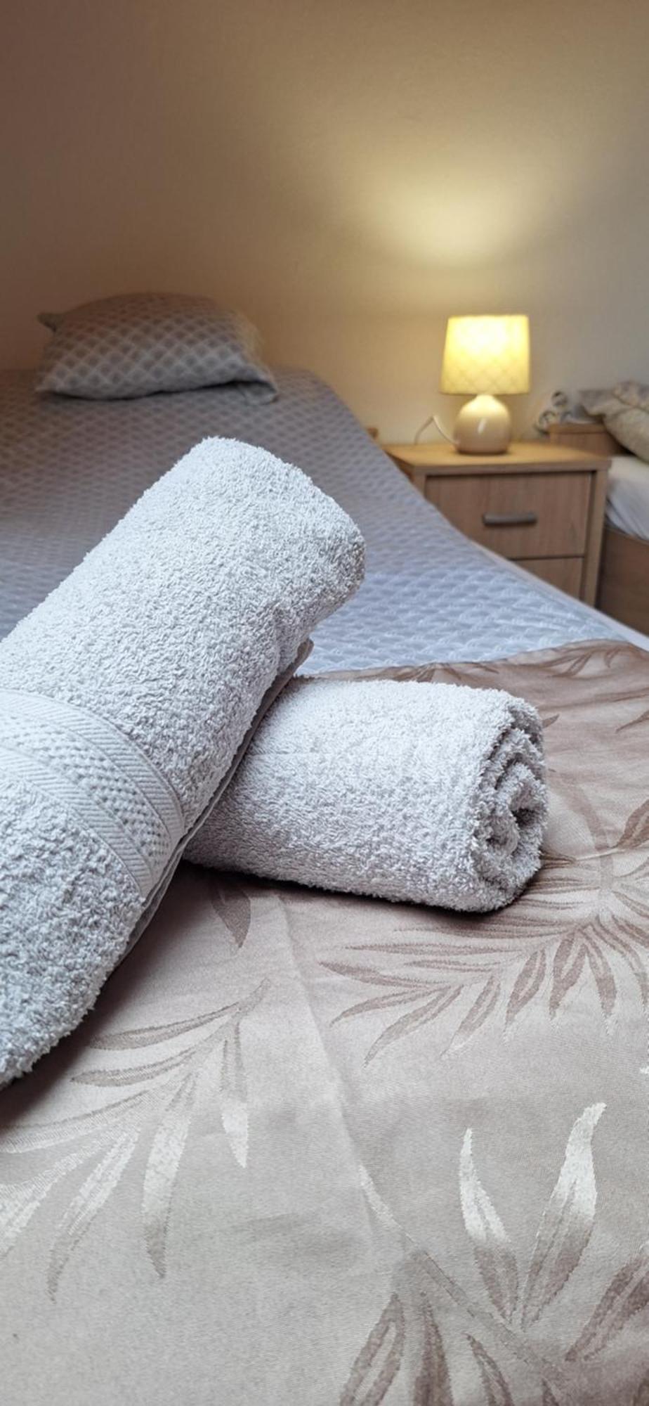 For You Apartman Gyula Ngoại thất bức ảnh